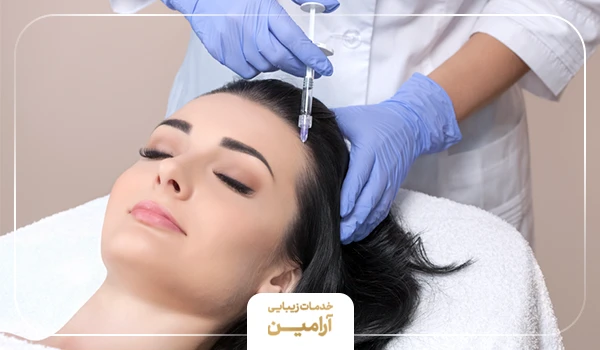 پزشک در حال انجام مزوتراپی